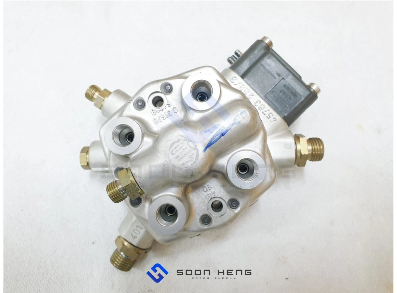 Mercedes-Benz with Engine M102.961/ 962/ 963/ 964/ 982/ 985/ 987 - Fuel Distributor Assy (BOSCH)