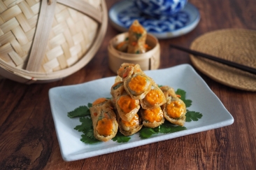 Tofu Puff Skin With Chinese Leek & Chicken Meat Roll 双花筒 (蒸/炸)