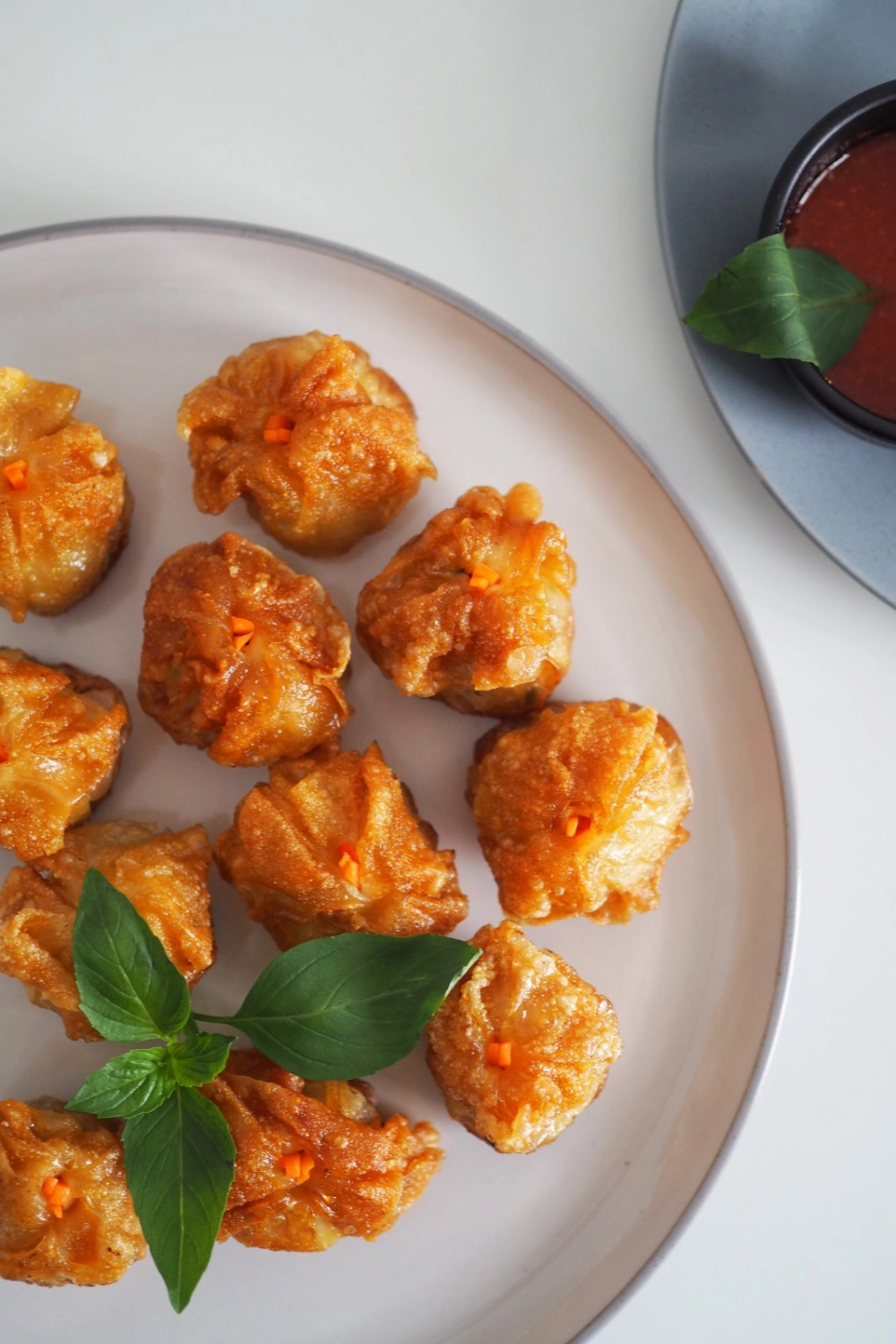 Ginger & Spring Onions With Chicken Flower Style Dumpling 姜葱石榴花 (炸)