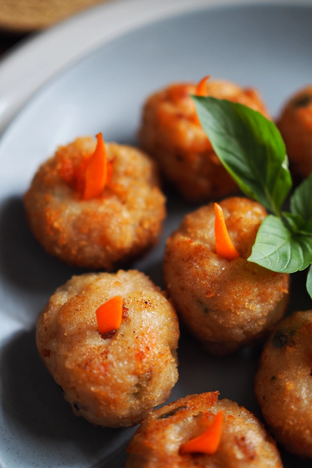 Breadcrumbs With Cheese Filling Chicken Ball 起司仙果球 (炸)