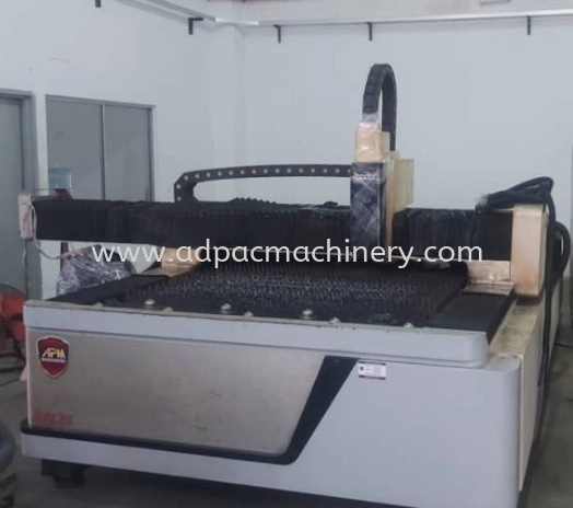 Used Fiber Laser Cutting Machine 