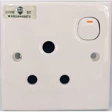 CLIPSAL 15A SWITCH SOCKET