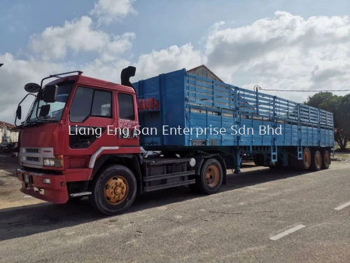 OPEN CARGO TRUCK 40 FEET WITH HIGH GATED