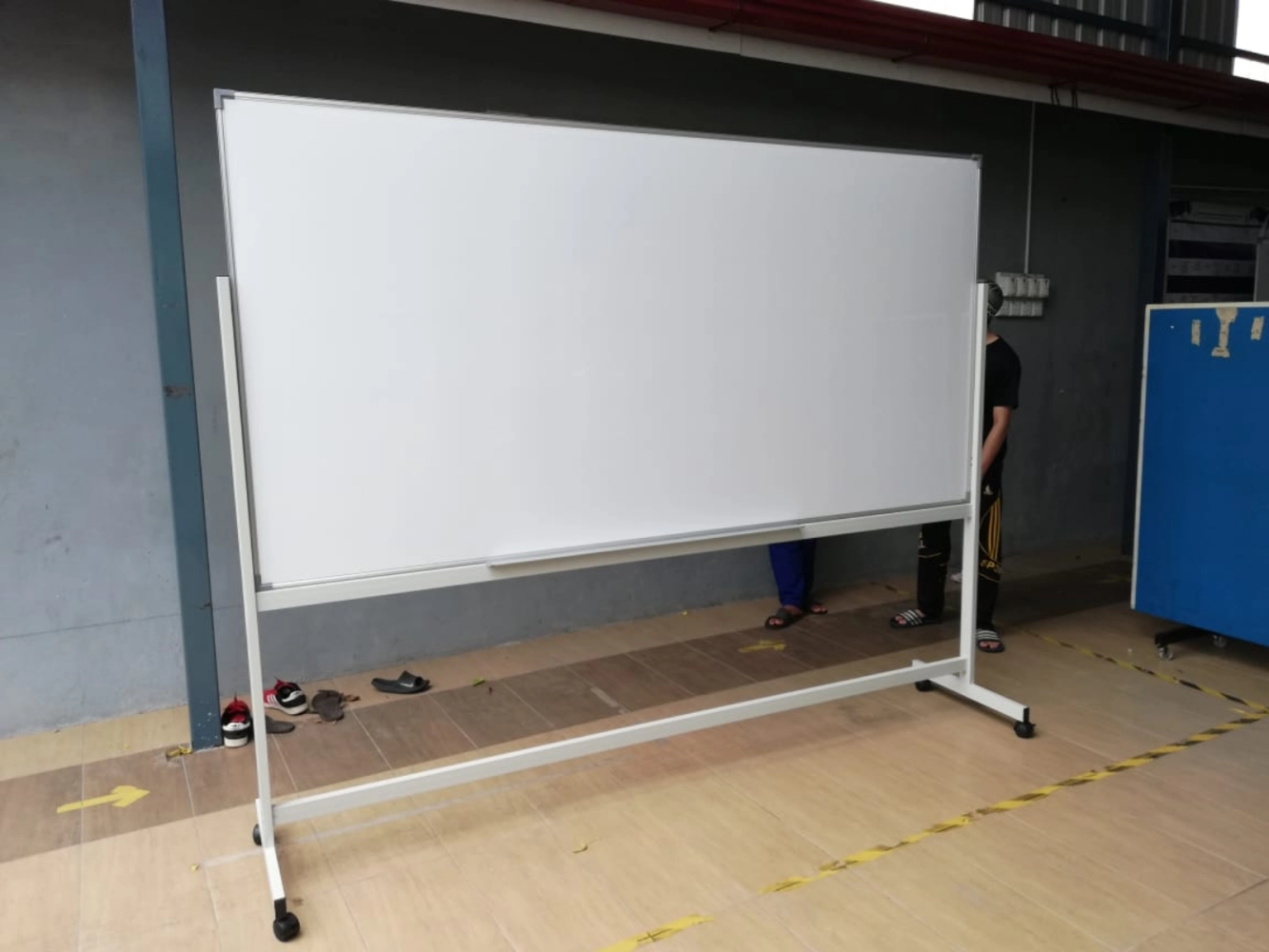 Double Sided Stand Non Magnetic white board for school college factory University