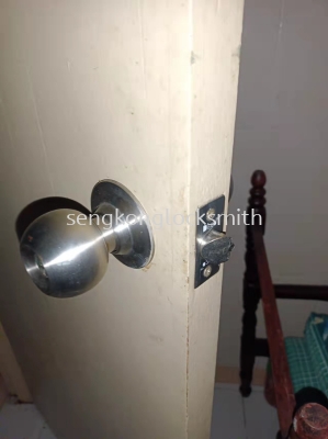 replace door lock