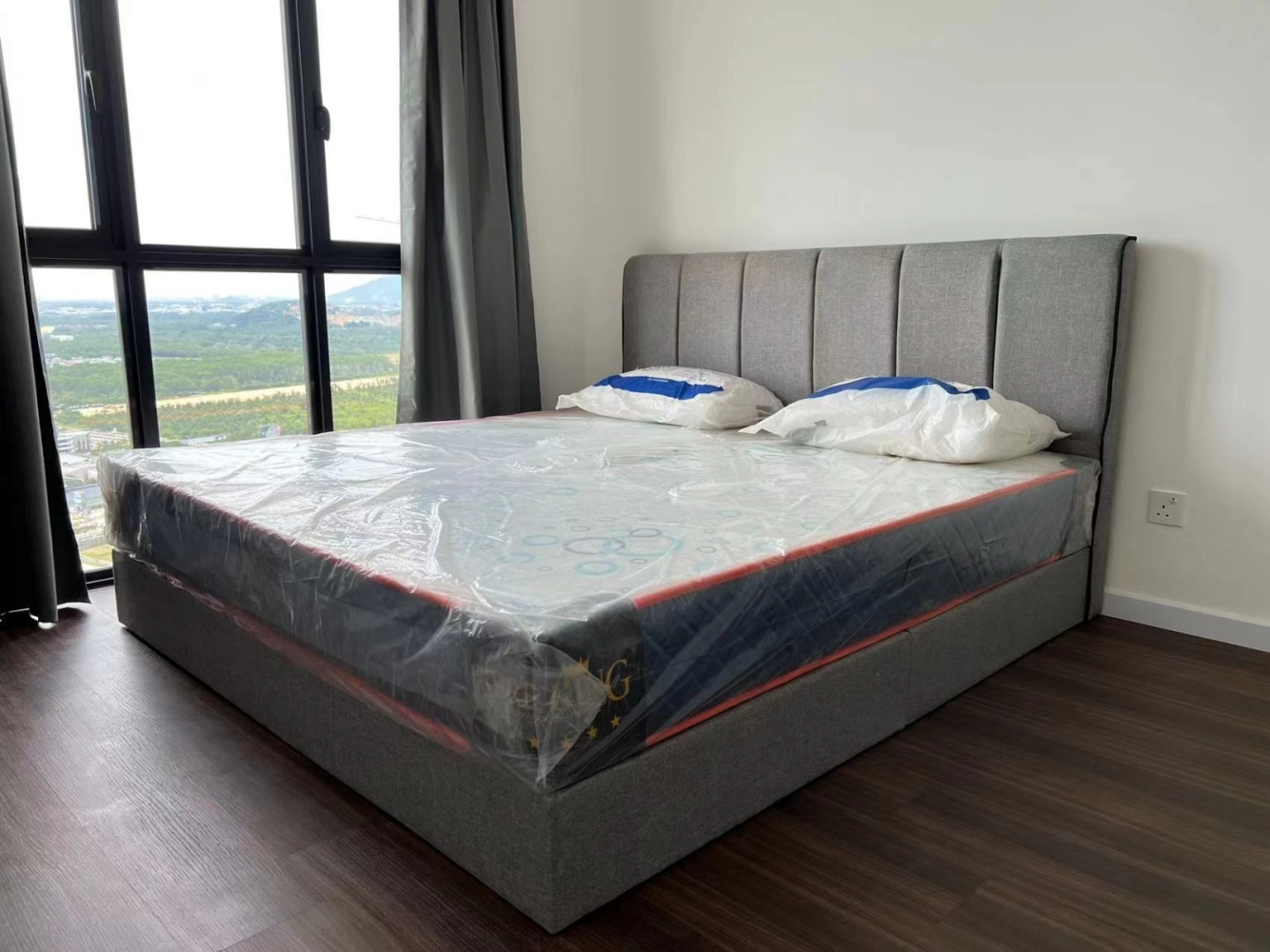 High Quality Durable Bonell Spring Mattress Queen King 