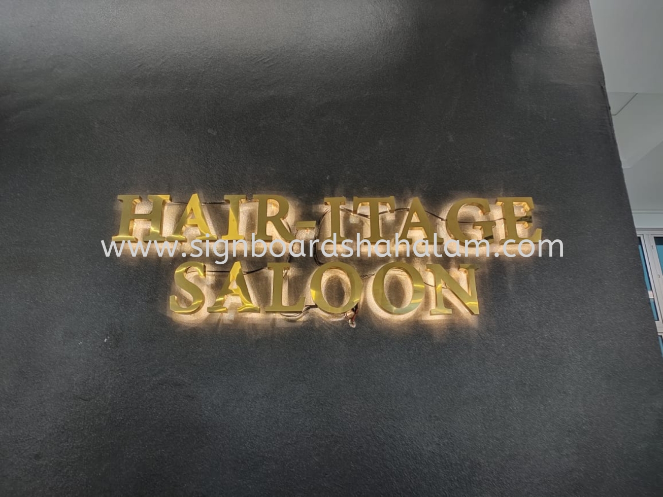 Hair-itage Saloon Bentong - Stainless steel Gold Mirror 3D LED 