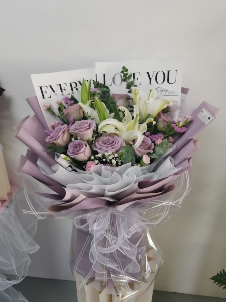 FRESH ROSES ( 8 ROSES & 3 LILY ) Flower Bouquet Bouquet Kedah, Malaysia, Sungai Petani Supplier, Suppliers, Supply, Supplies | U PLAS ENTERPRISE