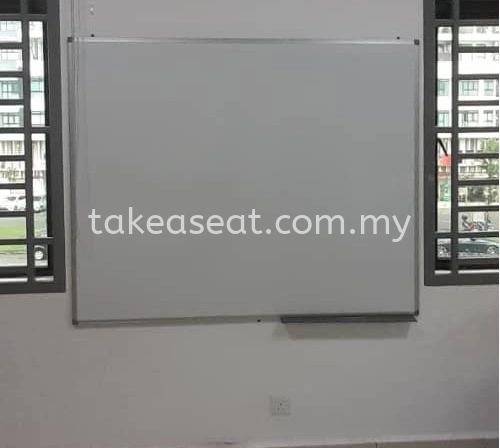 Wall Mounted Standard Magnetic Whiteboard 