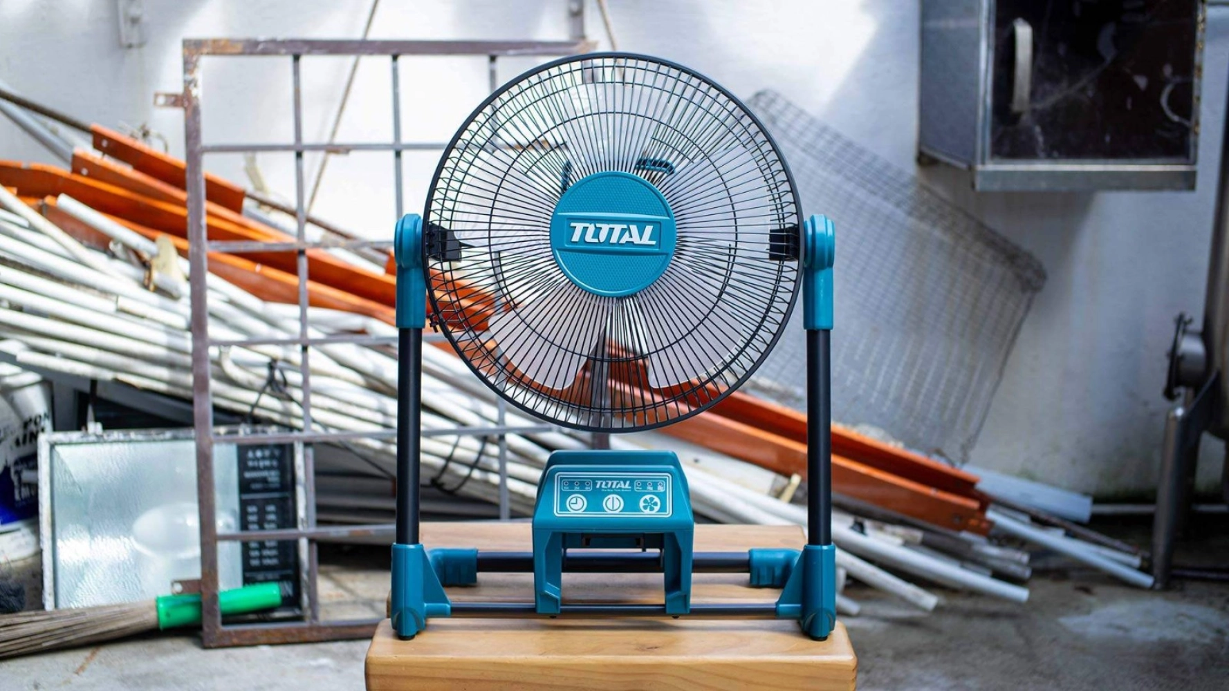 TOTAL 20V 13" LITHIUM-ION FAN - TFALI2001