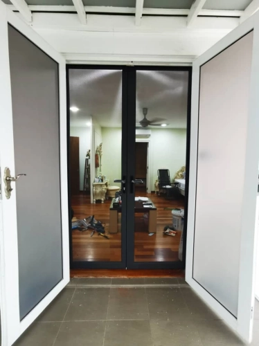 Security Stainless Steel Mosquito Wire Mesh Swing Door @ Jalan Belibis, Taman Perling