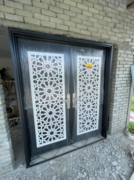 Aluminium doors