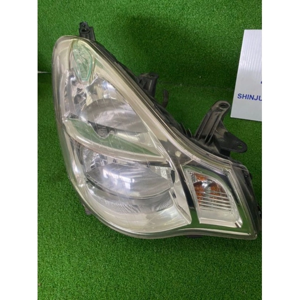 Nissan Sylphy Front Lamp Set No HID For G11