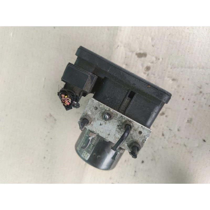 Volkswagen Golf MK5 ABS Pump (1KO 907 379 E)