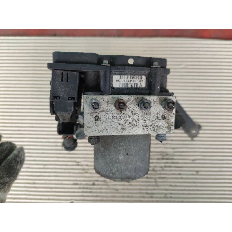 Toyota Estima ACR40 ABS Pump (28100)