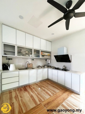 White Color Aluminium Door Kitchen Cabinet 