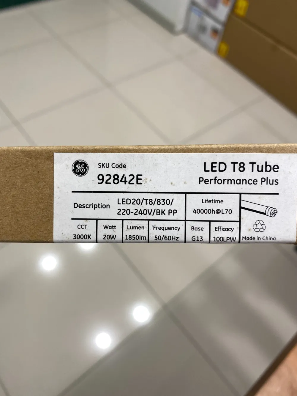 GE 92842E 20W 1850LM 220-240V 830 3000K WARM WHITE 4FEET LED T8 TUBE