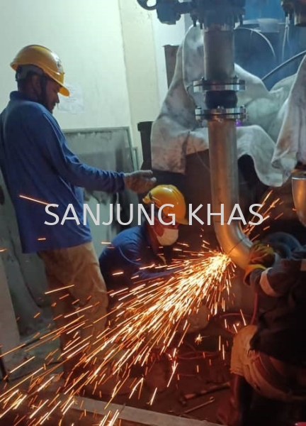 Replacement Of Leaking Condenser Water Pipes for Chiller System Chiller Repair and Services Selangor, Malaysia, Kuala Lumpur (KL), Shah Alam Repair, Maintenance, Service | Sanjung Khas Sdn Bhd