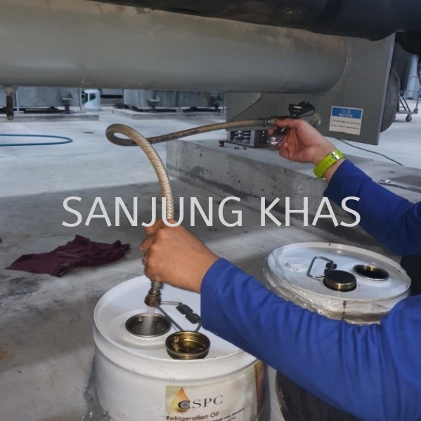 General Oil Change for 23XRV Carrier Water Cooled Chiller  Chiller Repair and Services Selangor, Malaysia, Kuala Lumpur (KL), Shah Alam Repair, Maintenance, Service | Sanjung Khas Sdn Bhd