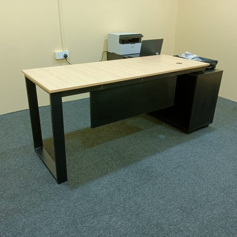 Manager Table Custom Made