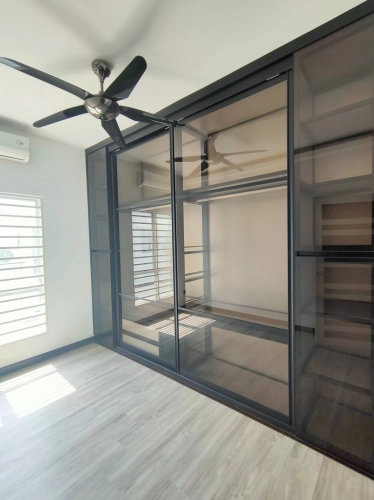 Aluminium Wardrobe (Anti jump Sliding) (Setia Alam/Klang)