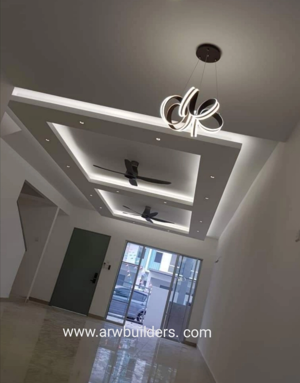 beautiful plaster celling 