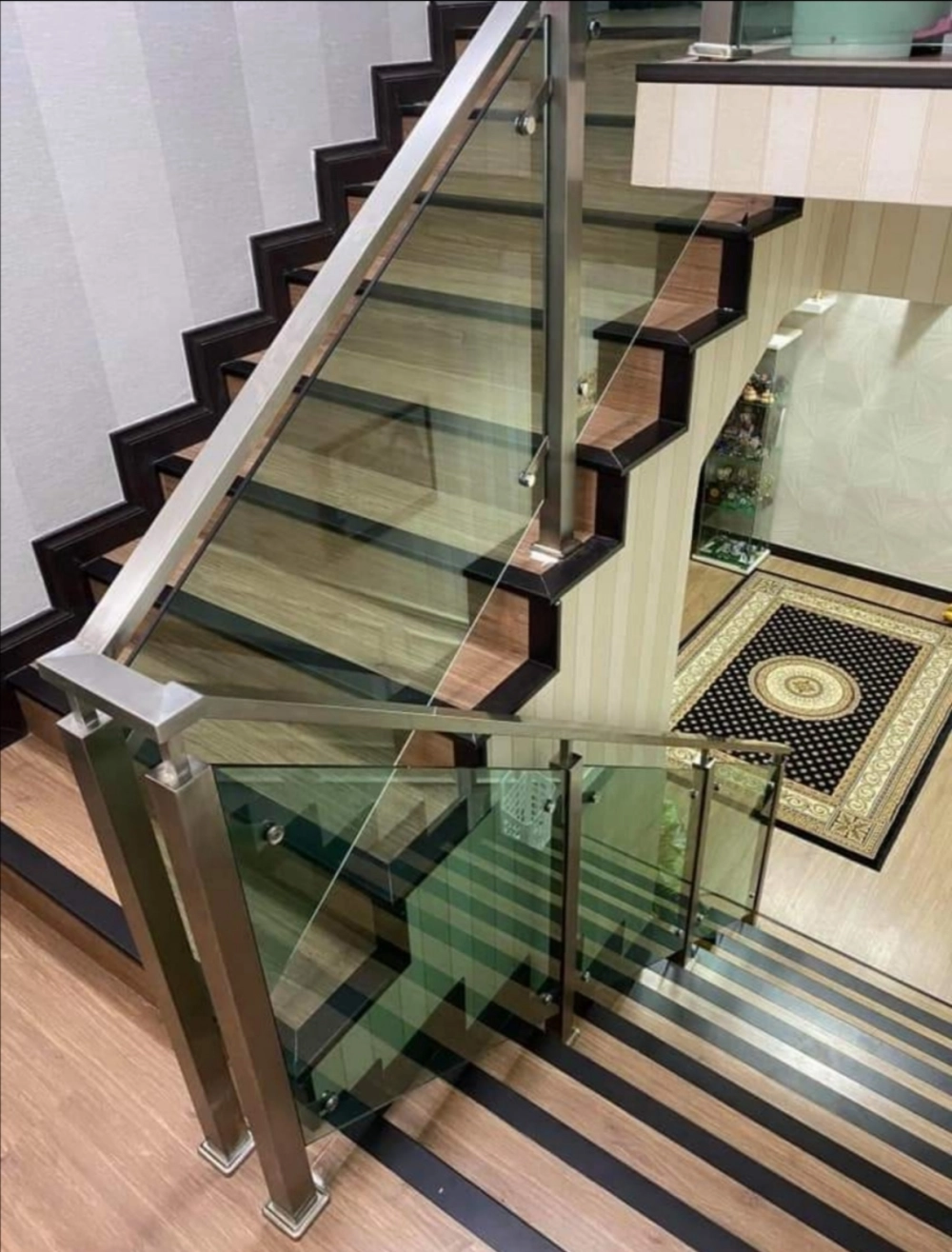 glass finishing stairs case 