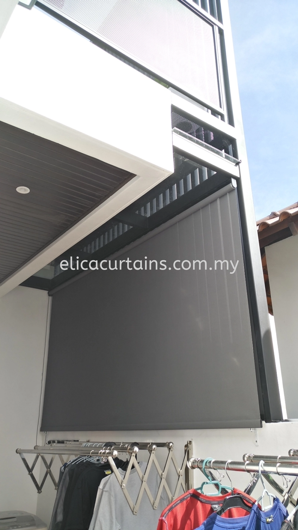 Outdoor Roller Blind, UV Protection, Sunscreen Material, Bungalow Style, Laundry Area.