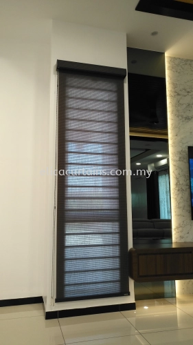 Premium Roller Blind, High Quality Control, Living Room Windows Blinds, Luxury Lifestyle.