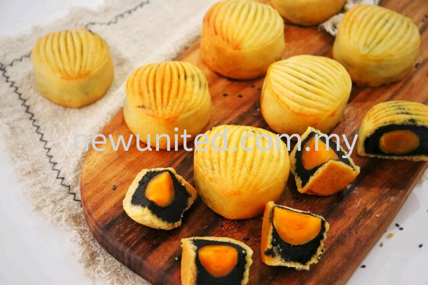 Black Sesame Lotus Mooncake Paste