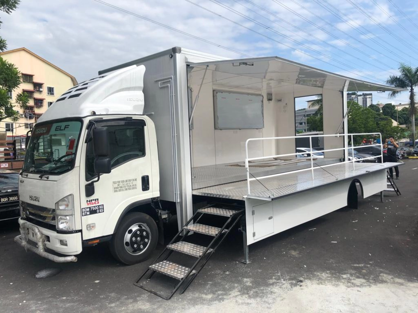 3 Ton Mobile Showroom