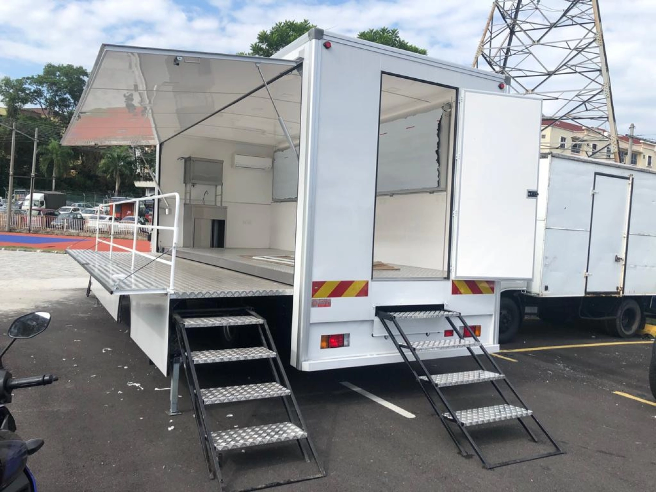 3 Ton Mobile Showroom