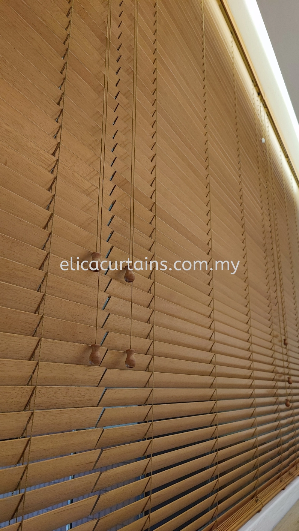 Wooden Timber Blind, Natural Wood Colour, Relaxing Area, Morden Concept, Light Control.