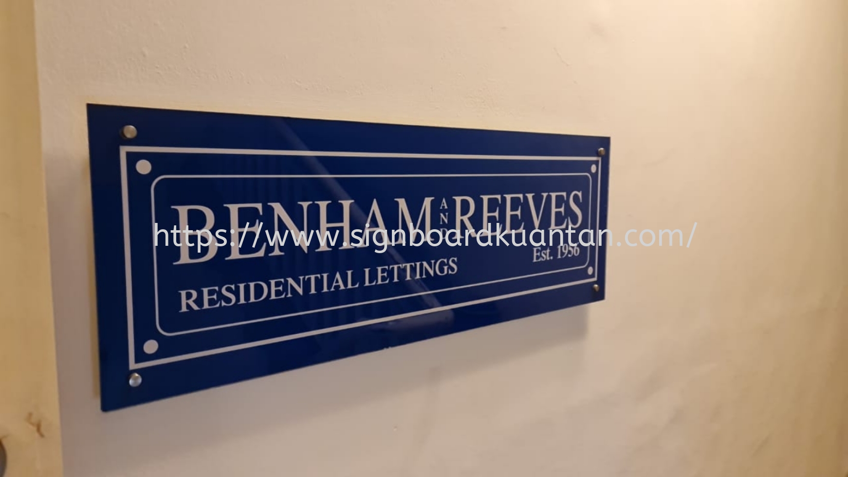 BENHAM REEVES ACRYLIC POSTER FRAME INDOOR SIGNAGE SIGNBOARD AT KERTEH 