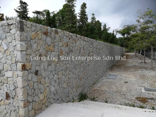 Natural Stone Retaining Walls