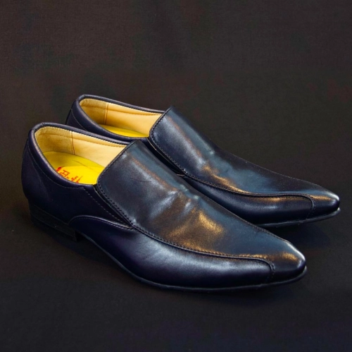 Black loafer leather shoes 