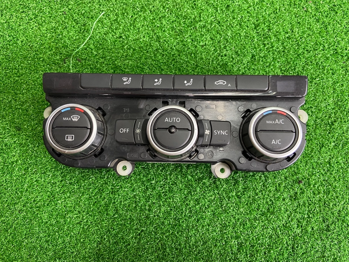 Volkswagen Passat B7 Air Cond Switch 3AA907044AF Used