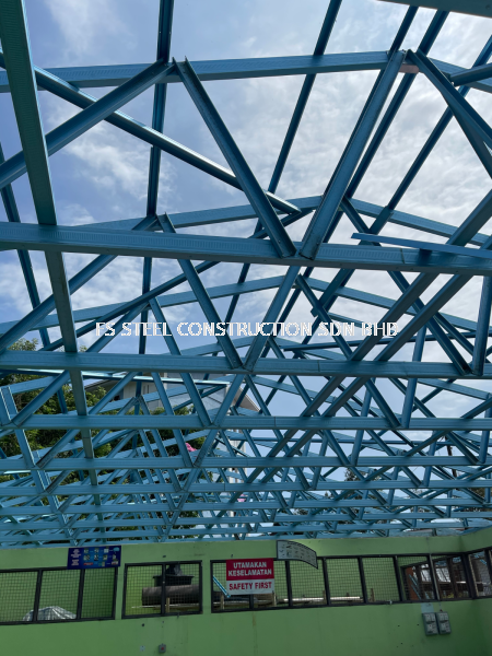 JKR Spec Lightweight roof truss & PU Foam Roof Covering JKR Spec Lightweight roof truss & PU Foam Roof Covering at SMK (F) SERI SENDAYAN Melaka, Malaysia Services | FS STEEL CONSTRUCTION SDN BHD