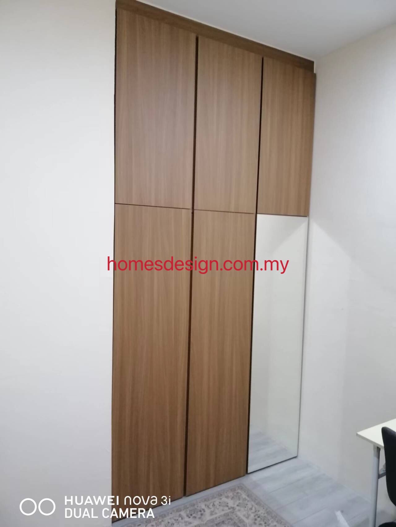 Singapore Wardrobe