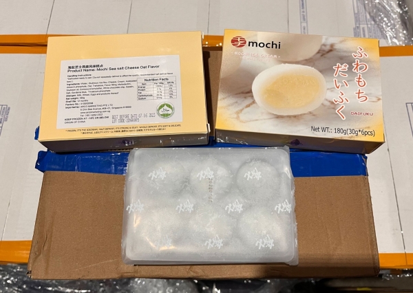 Ice Cream Mochi / Daifuku Sea Salt Cheese Oat Flavor (Halal Certified) 30g x 6pcs/box Dessert Products  Singapore Supplier, Distributor, Importer, Exporter | Arco Marketing Pte Ltd
