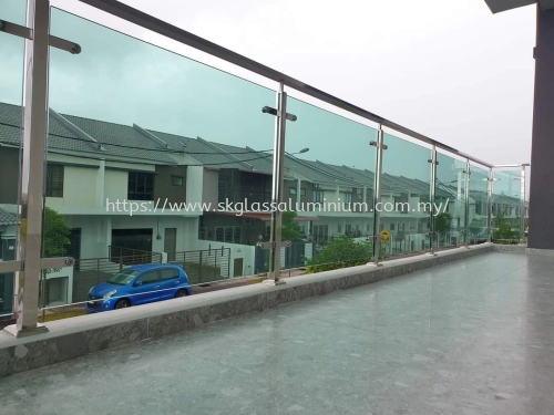 Balcony Glass at Parkland Klang
