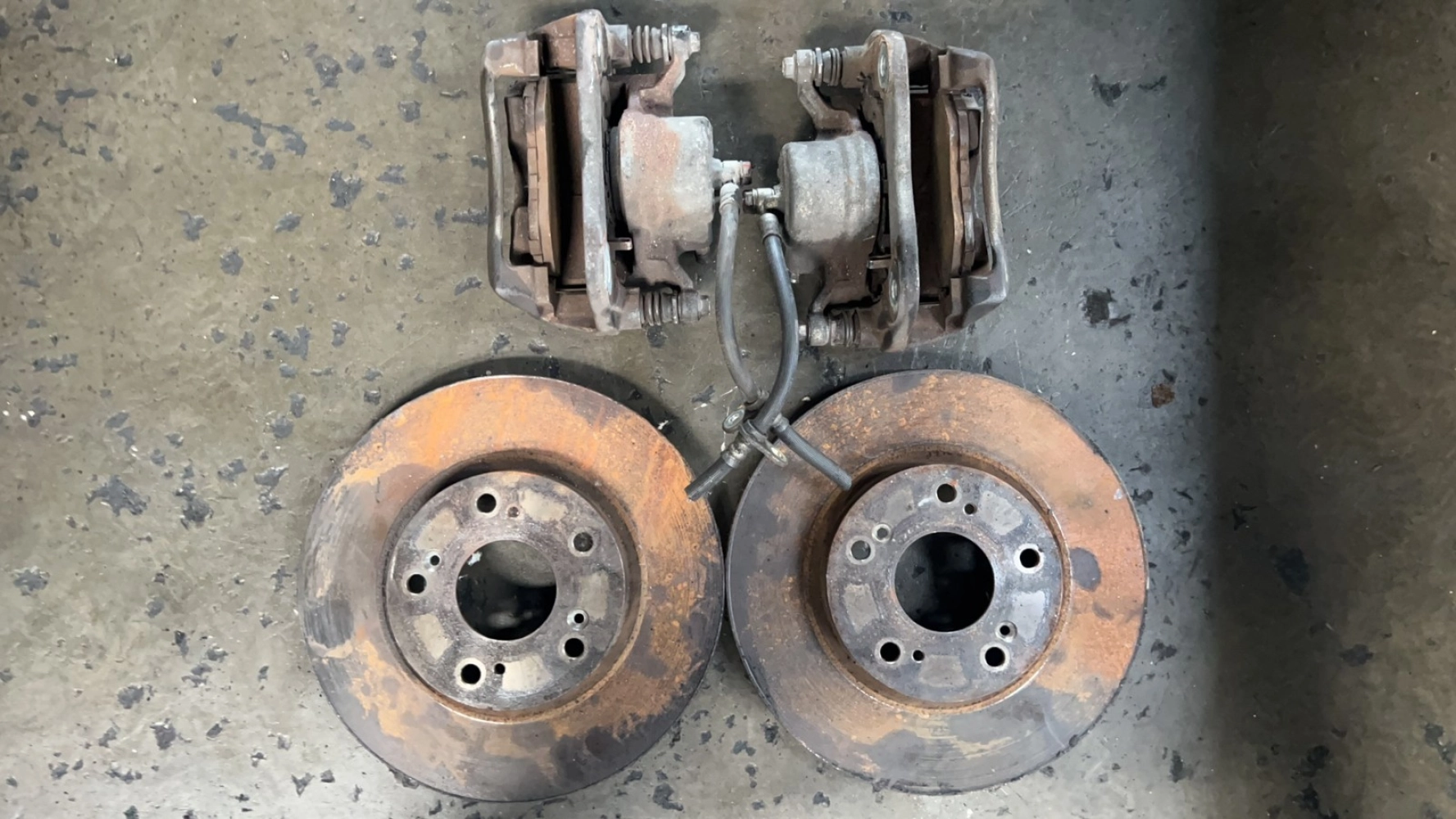 HONDA RK5 STEP WAGON FRONT CALIPER