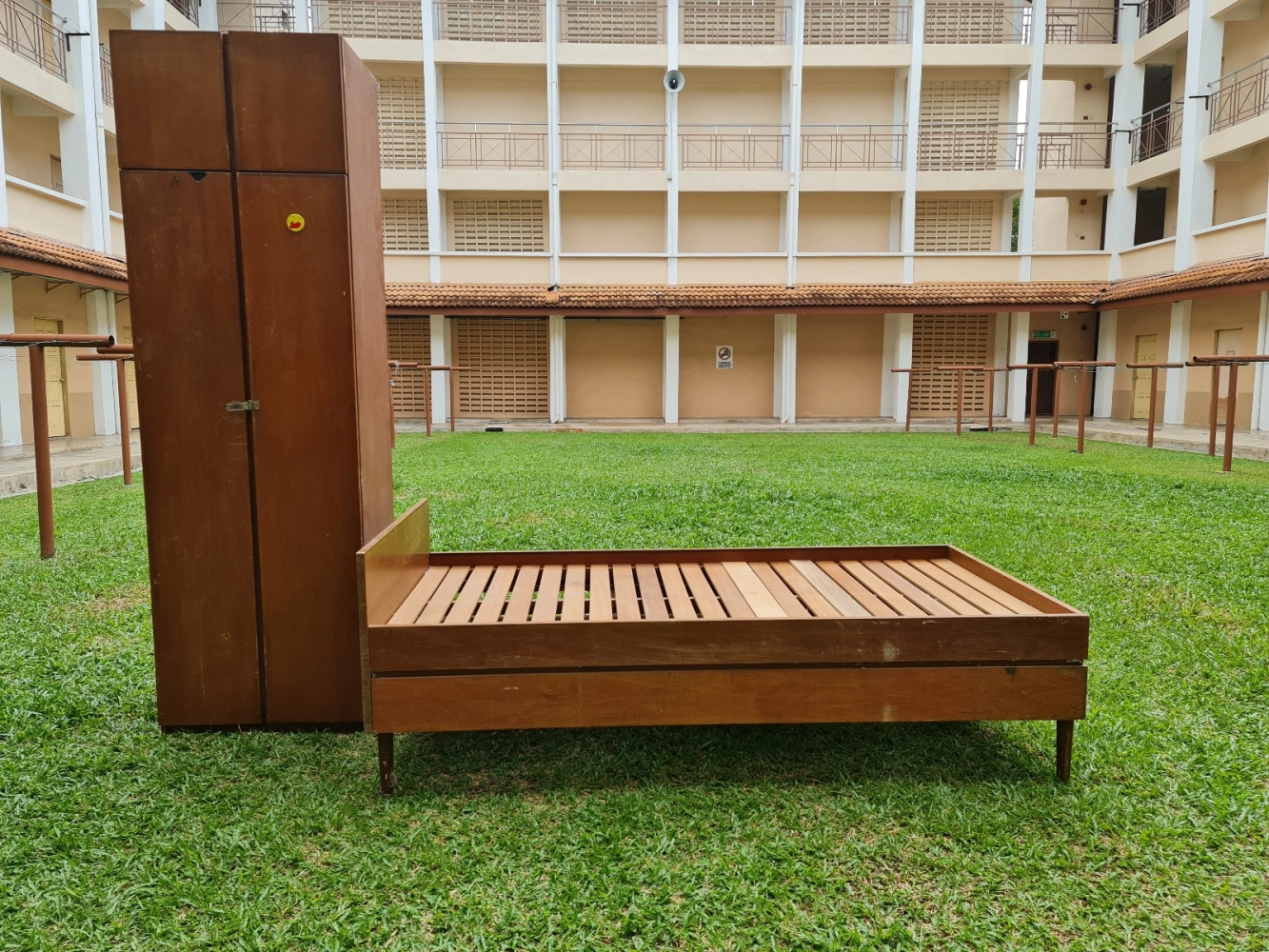 perabot asrama terpakai second hand hostel furniture 