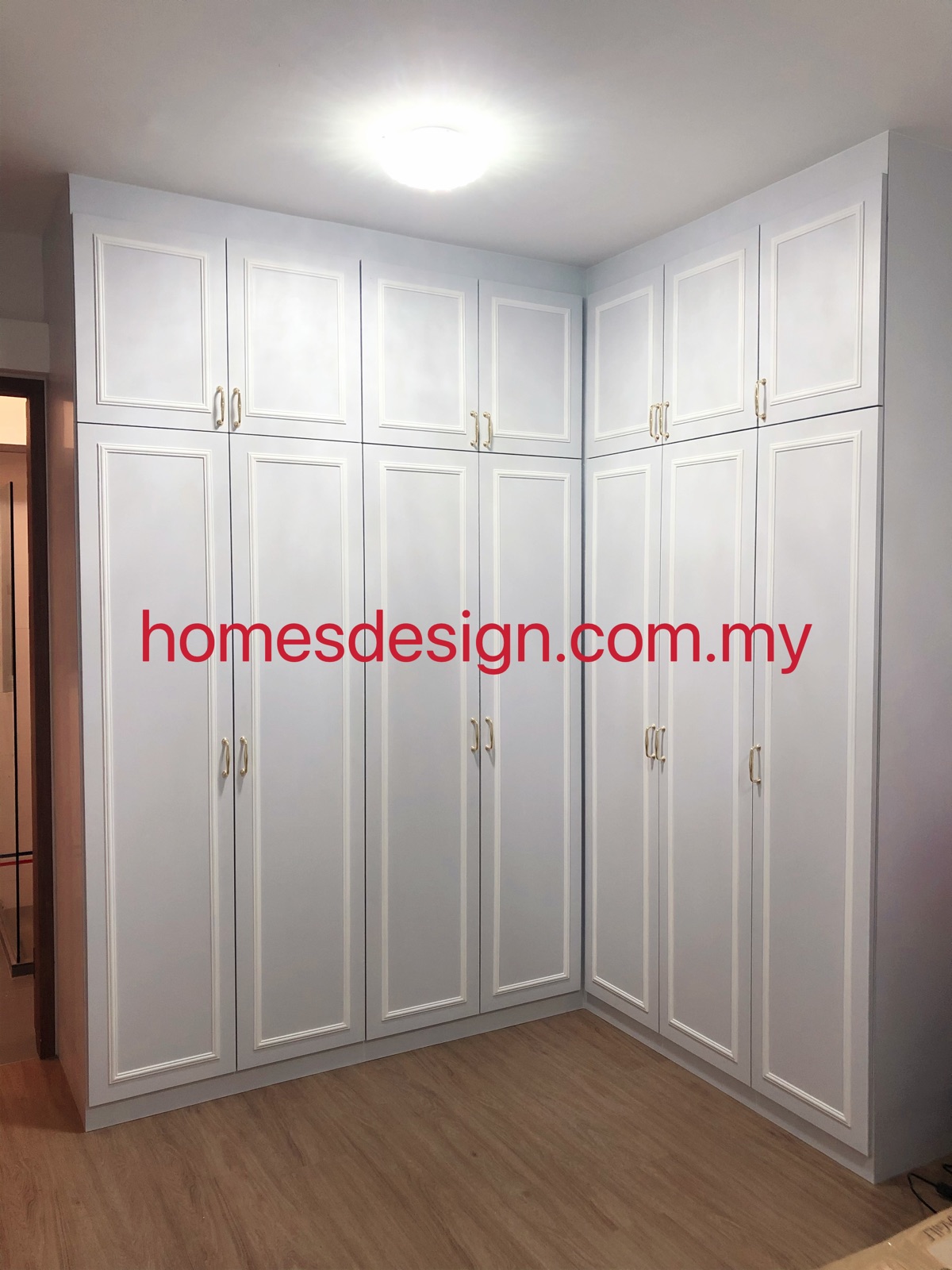 Singapore Wardrobe