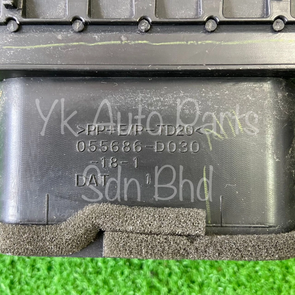 Toyota Vios  055686-D030 Air Cond Vent Used