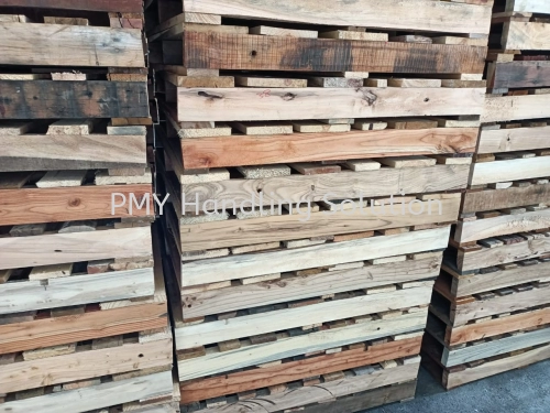 Recycled wood pallet