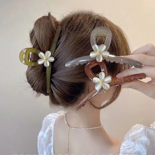 Hair Claw Hair Clips/Hairbands  Make-Up Accessories Cecil, City Girl, Malaysia Johor Bahru JB | Perniagaan Lily Sdn Bhd