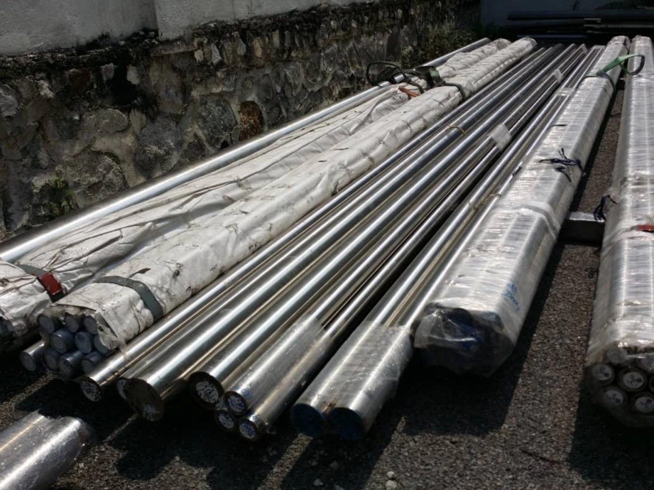 Stainless Steel Rod / Round Bar ( Grade 304/304L , 316/316L ) | Supplier Malaysia | KL | Selangor