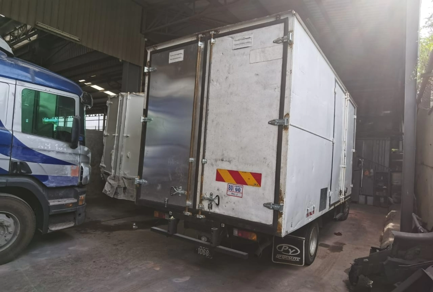 Reparation of Alluminium Box Van 