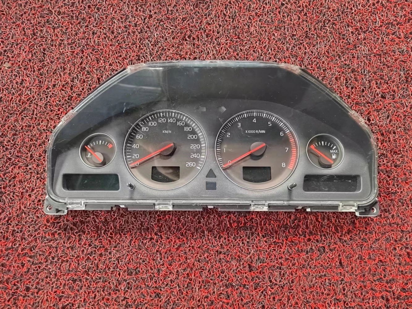 VOLVO V70 SPEEDOMETER CLUSTER METER